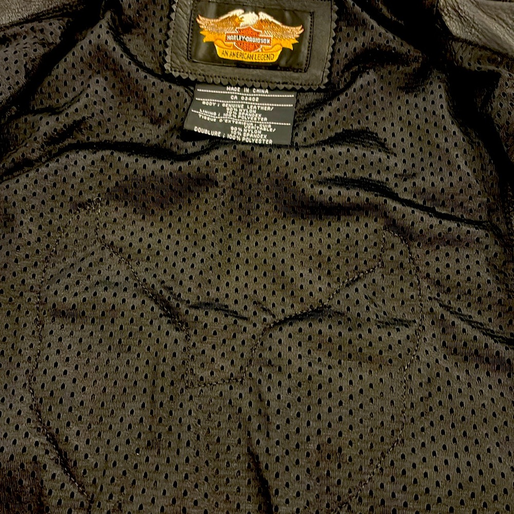 Harley Davidson women’s vest size medium. - Picture 6 of 8